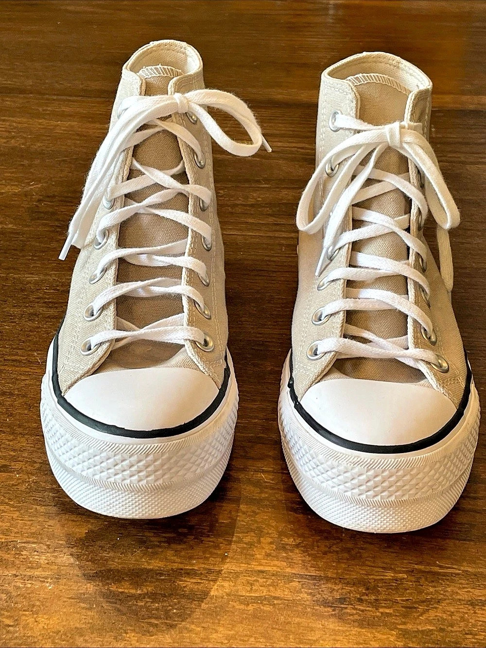 Converse Chuck Taylor All Star High Top Sneakers in White US 7